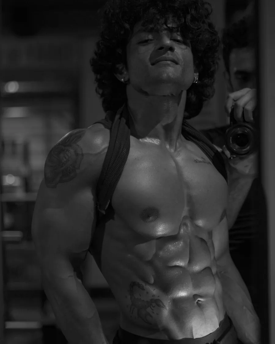 Black and white shot of Rajdeep's abs