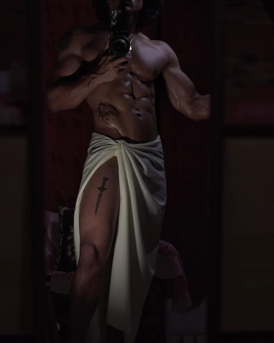 Rajdeep in a towel, mirror selfie